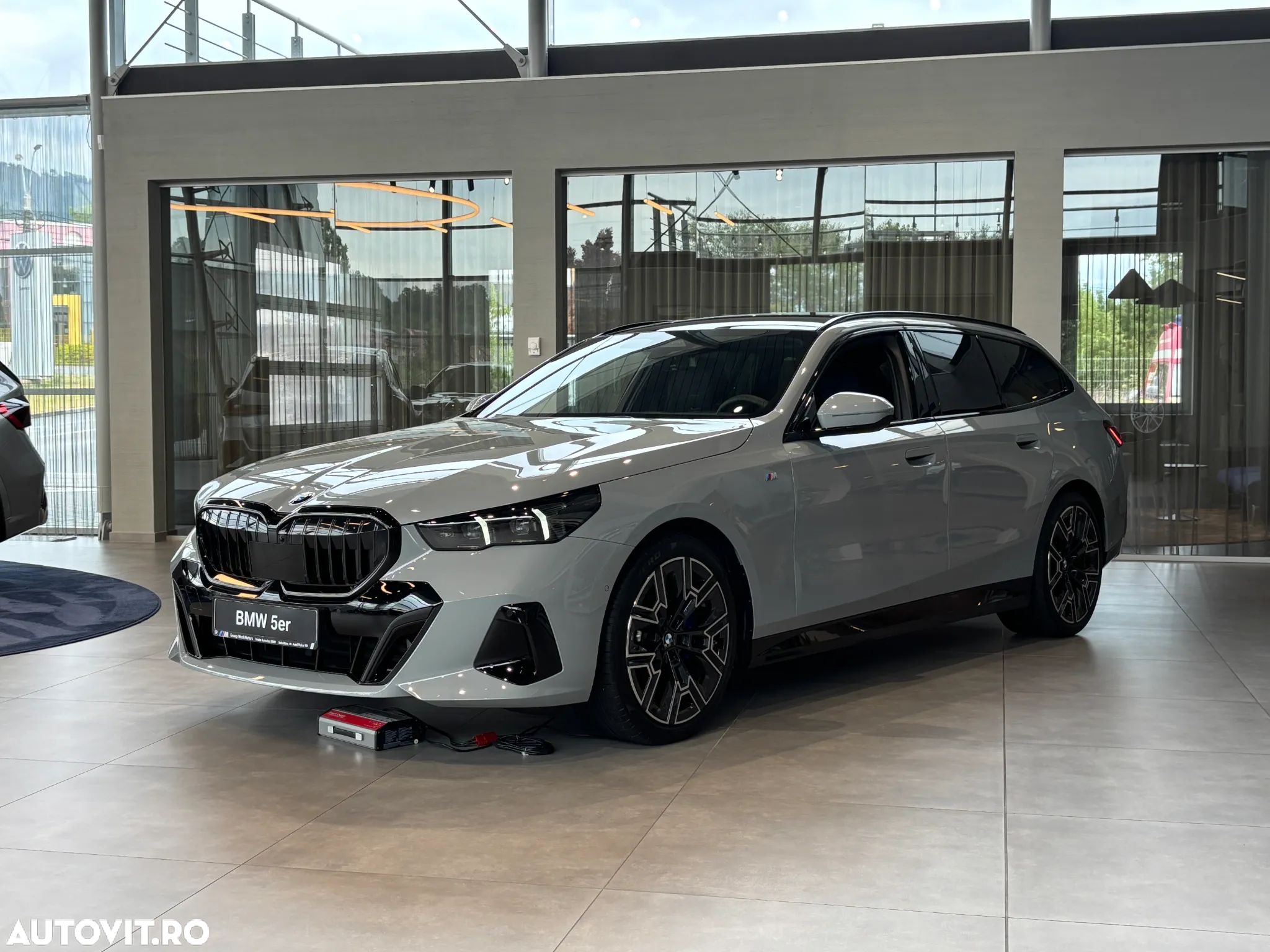 BMW Seria 5 520d xDrive AT MHEV - 1