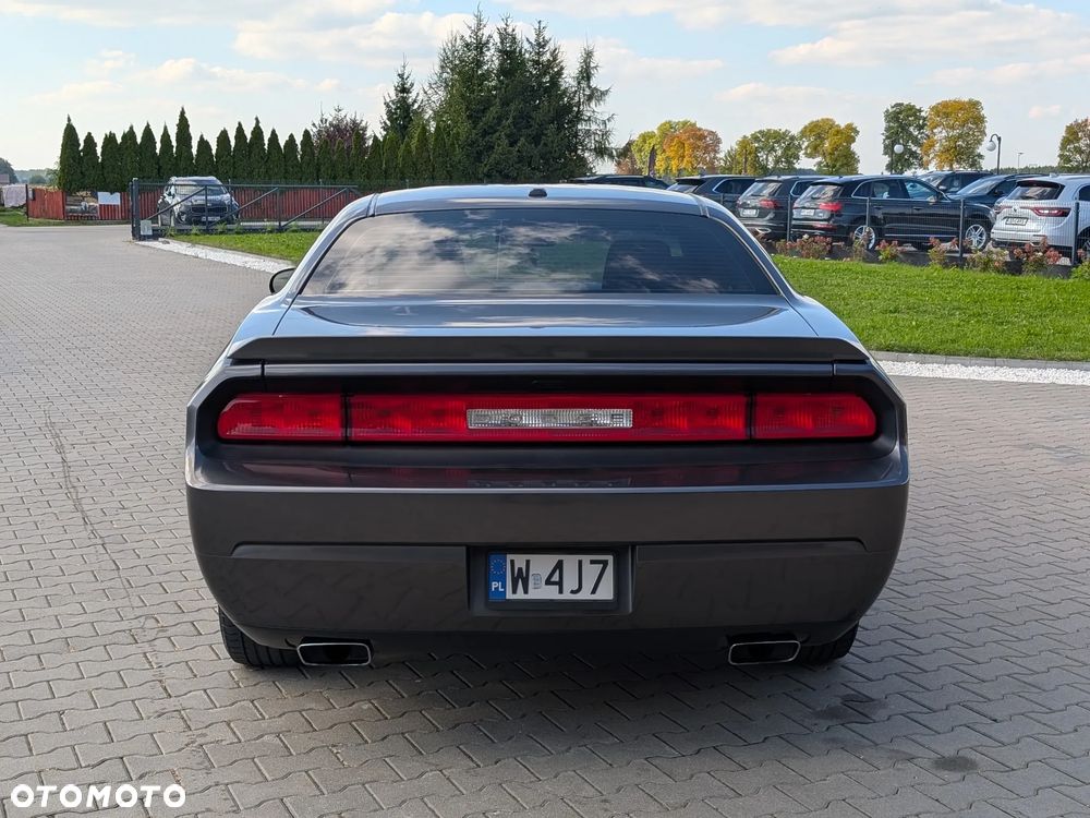 Dodge Challenger - 13