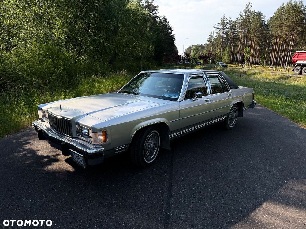 Mercury Marquis - 4