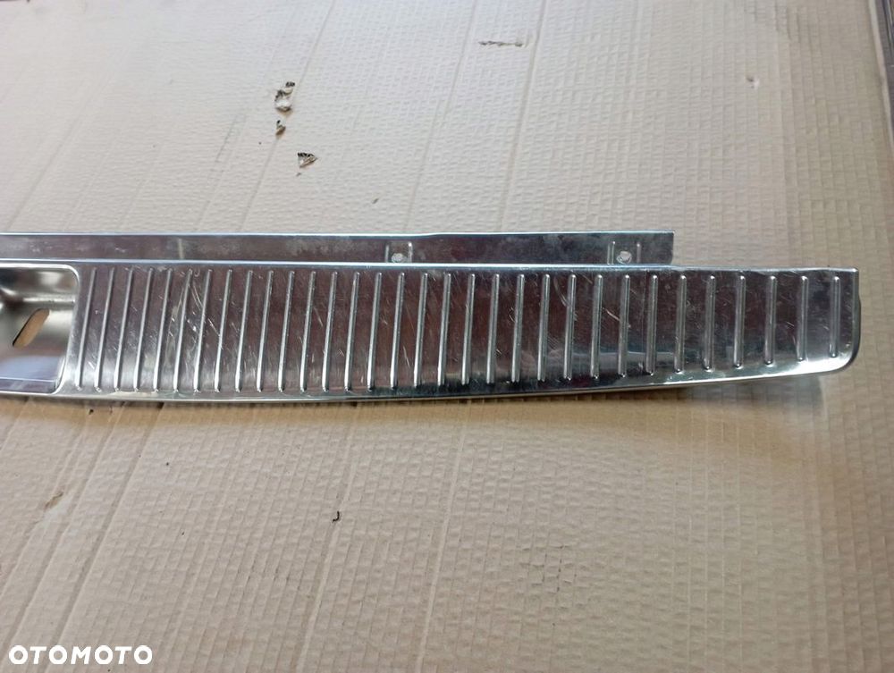 MERCEDES W212 E KLASA KOMBI OSŁONA PROGU BAGAŻNIKA A2126900027 - 2