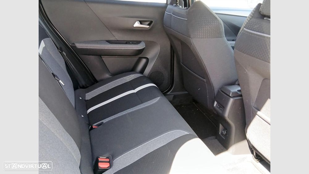 Opel Frontera 44 kWh Edition — fotografia 17