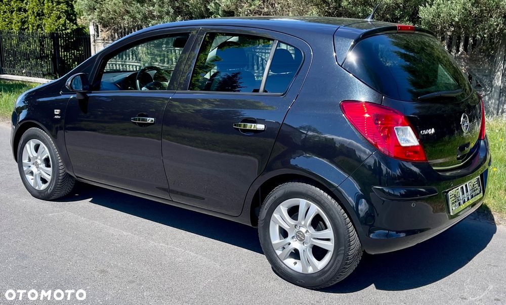 Opel Corsa 1.4 16V Color Edition - 9