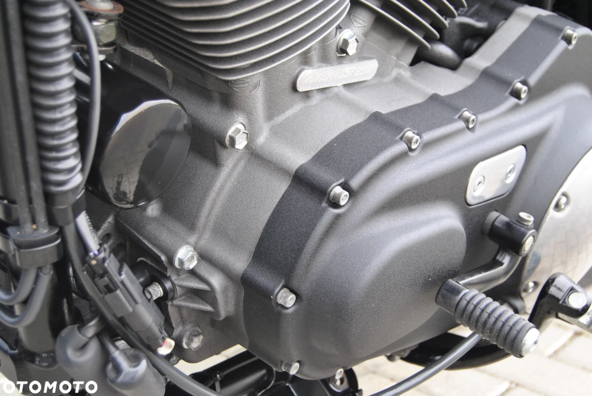 Harley-Davidson Sportster Roadster 1200R - 24