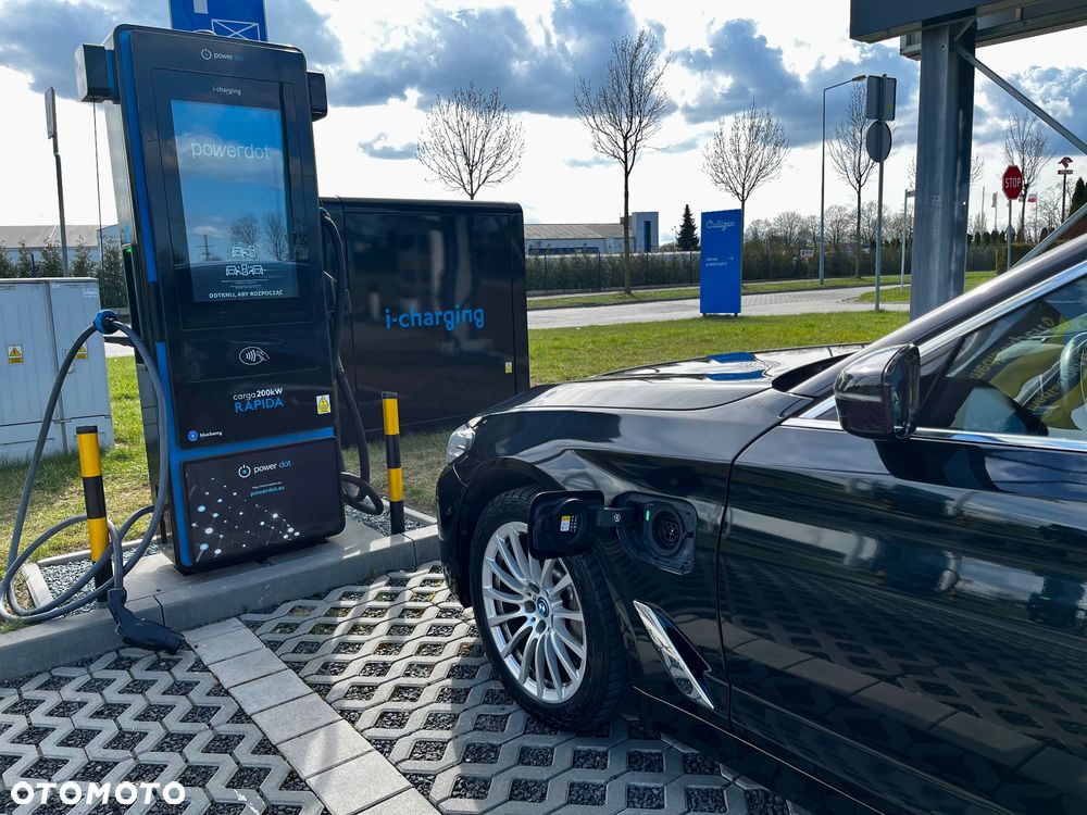 BMW Seria 5 ver-530e - 29