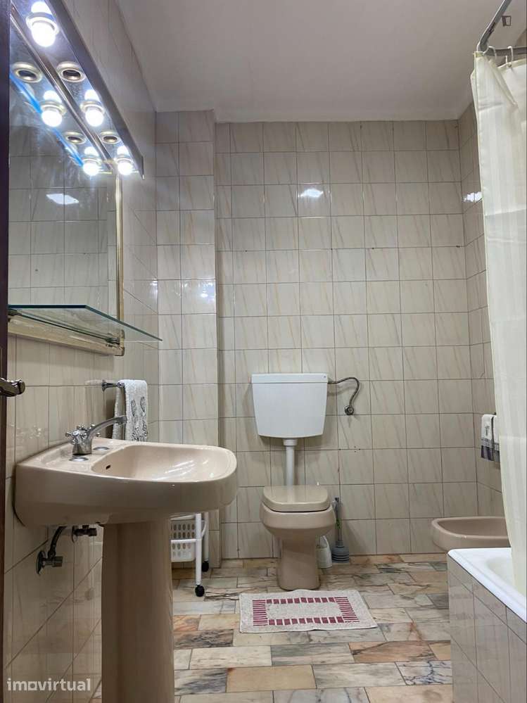 Quarto - localizado em Sé de Braga e São Lázaro Braga - Grande imagem: 2/18