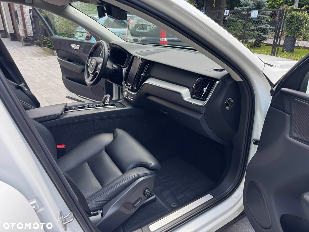 Volvo XC 60 B4 B Momentum Pro - 6