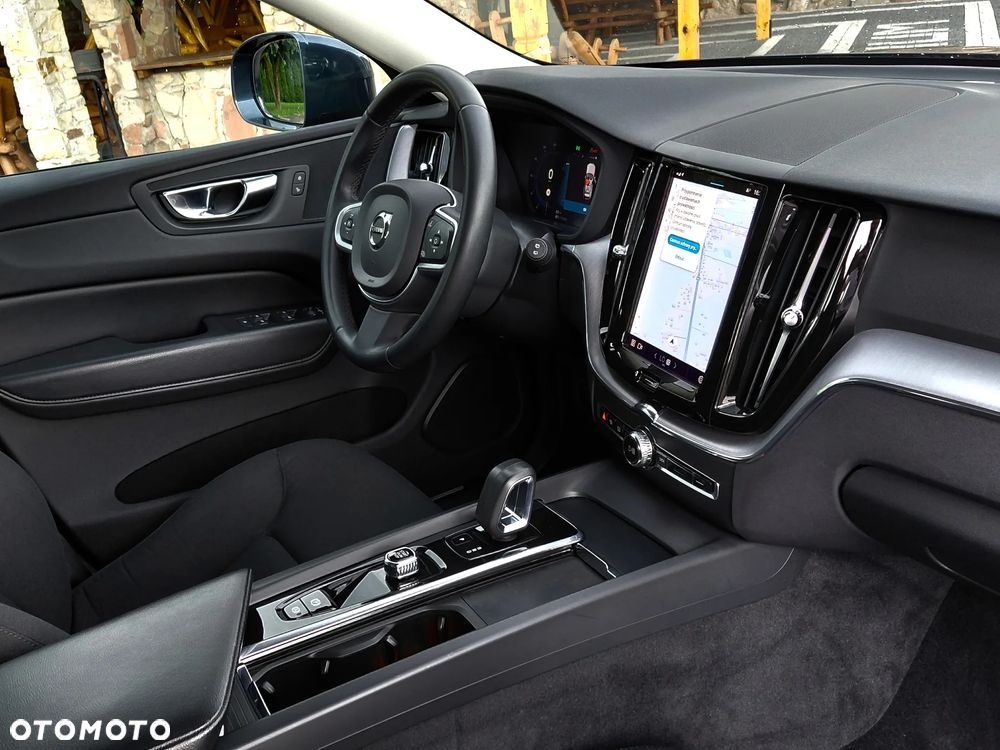 Volvo XC 60 B4 D AWD Geartronic Momentum - 25