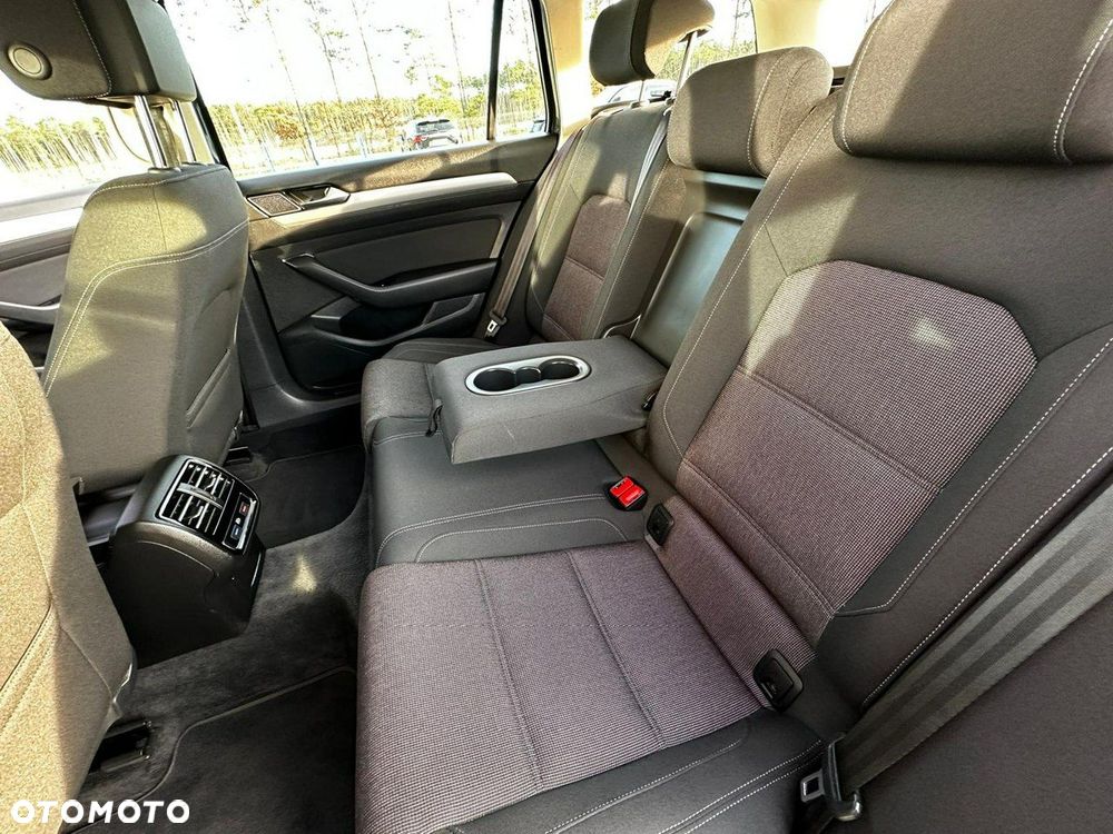 Volkswagen Passat Variant - 14