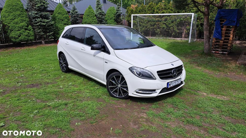 Mercedes-Benz Klasa B 220 CDI - 1