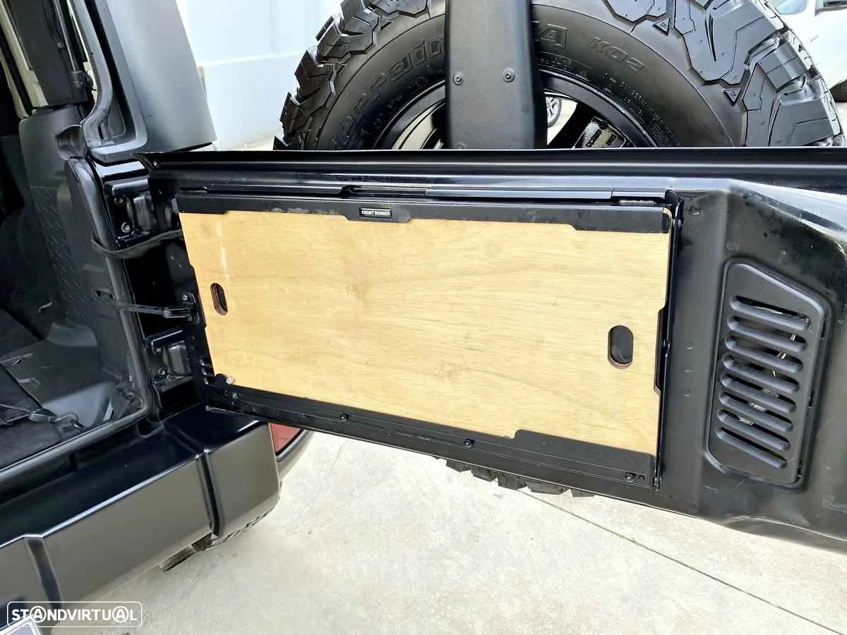Jeep Wrangler - 27