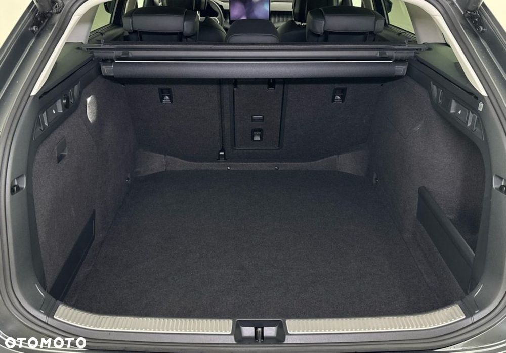 Skoda Superb 2.0 TDI SCR 4x4 L&K DSG - 17