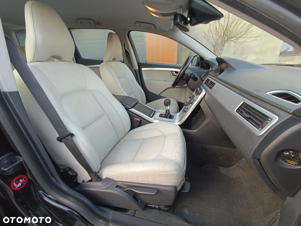 Volvo V70 D2 Edition - 21