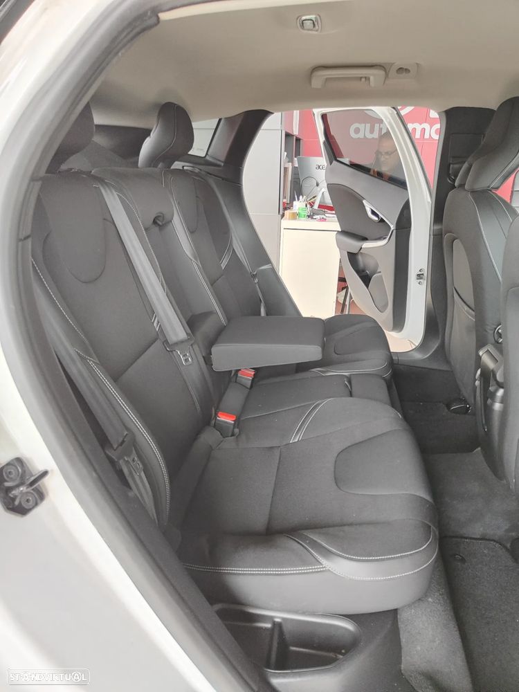 Volvo V40 D2 Momentum - 20