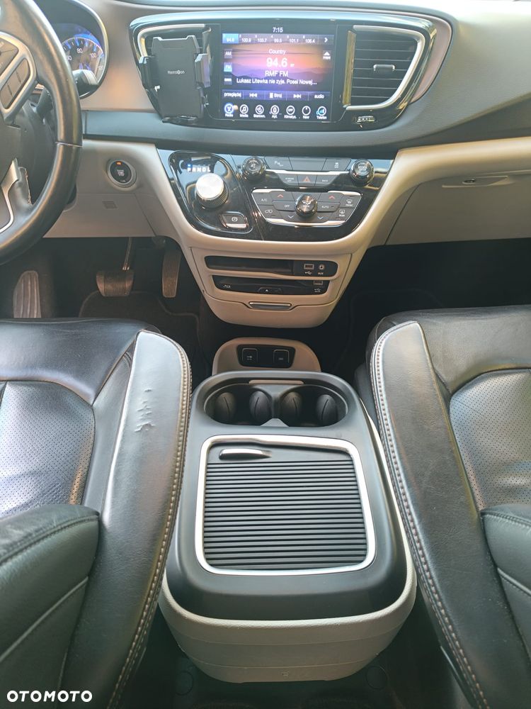 Chrysler Pacifica - 27