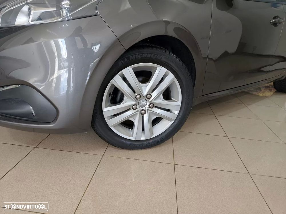 Peugeot 208 1.2 PureTech Style - 4