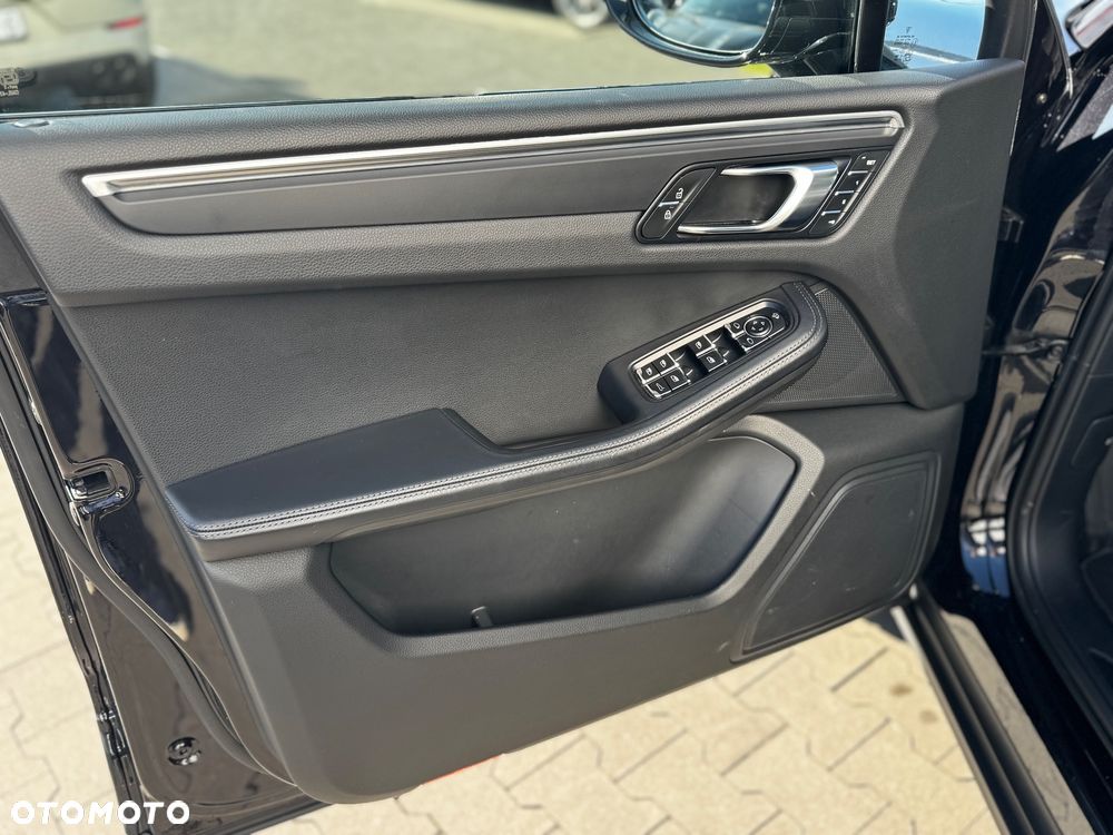 Porsche Macan Standard - 17