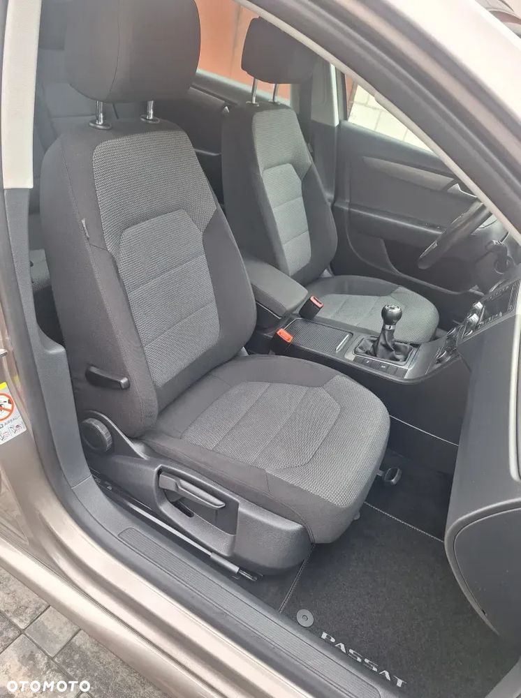 Volkswagen Passat 1.4 TSI BMT Comfortline - 10