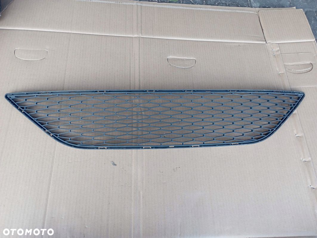 SEAT IBIZA IV 4 KRATKA ŚRODKOWA ZDERZAKA PRZÓD 6J0853667 - 1