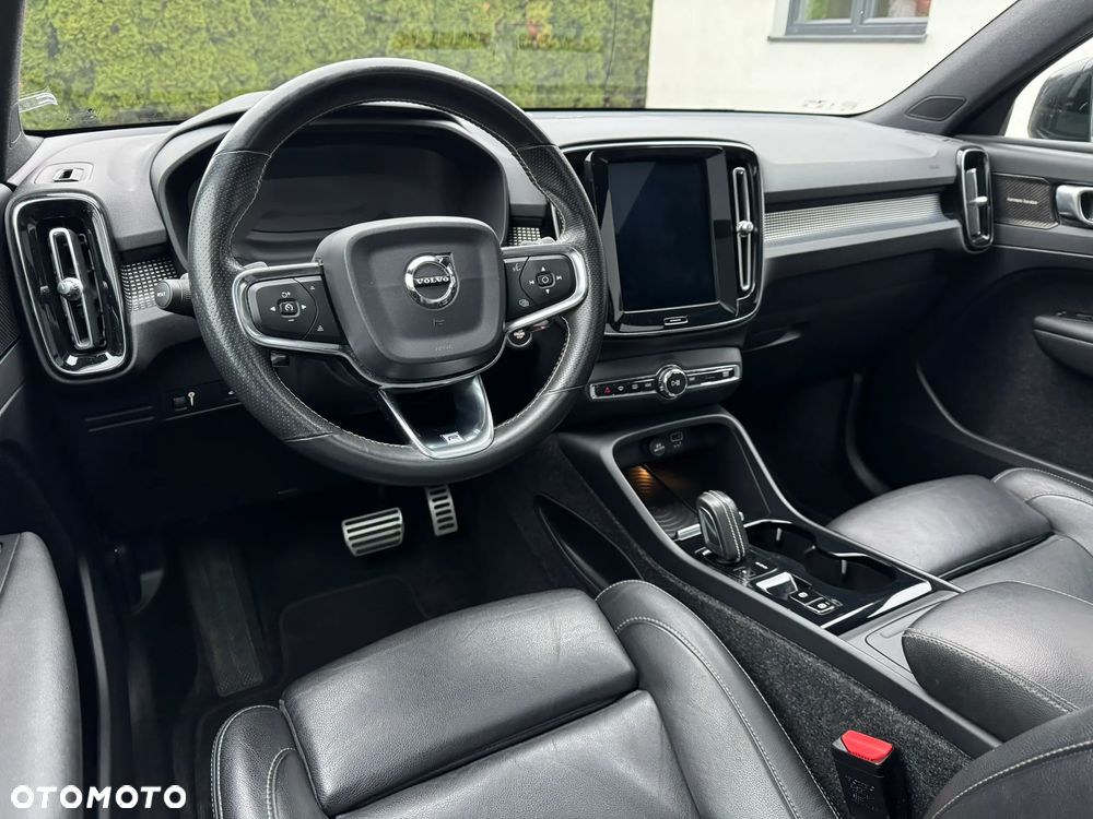 Volvo XC 40 D4 AWD Geartronic R-Design - 27