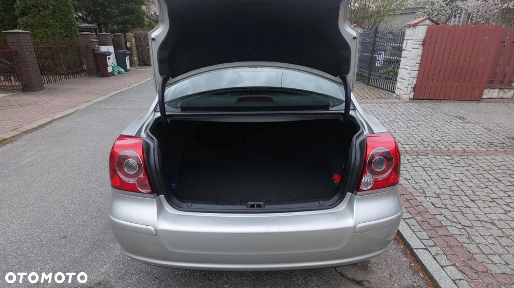 Toyota Avensis - 10