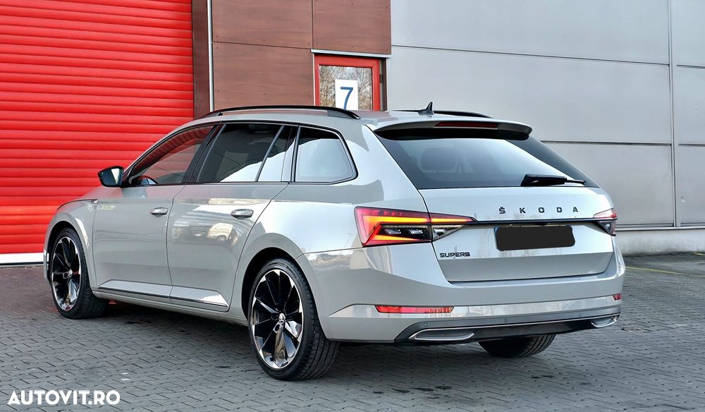 Skoda Superb Combi 2.0 TDI DSG SportLine - 3
