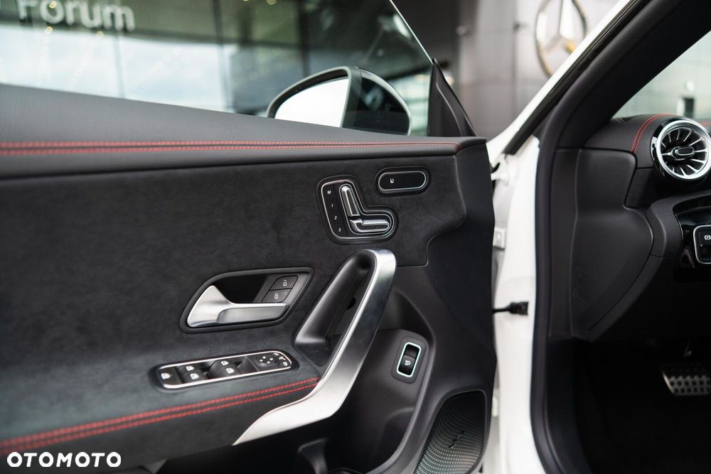 Mercedes-Benz CLA - 17