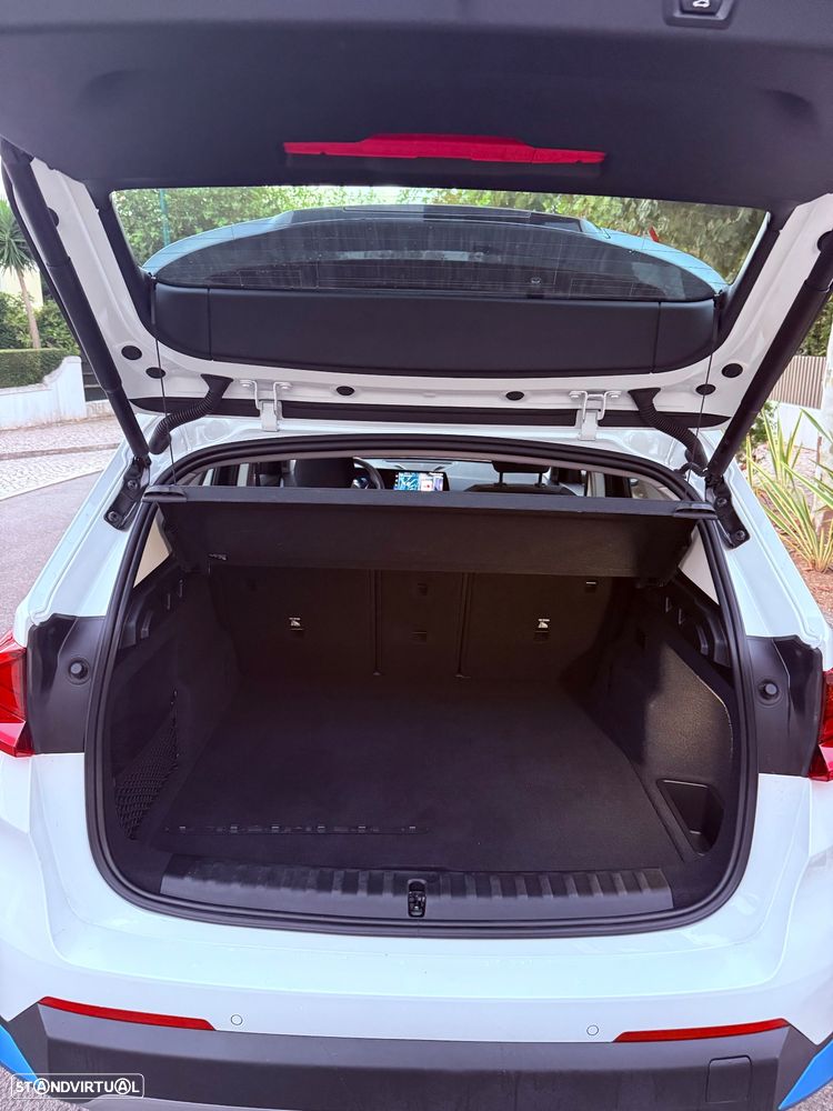 BMW iX1 xDrive30 xLine - 16