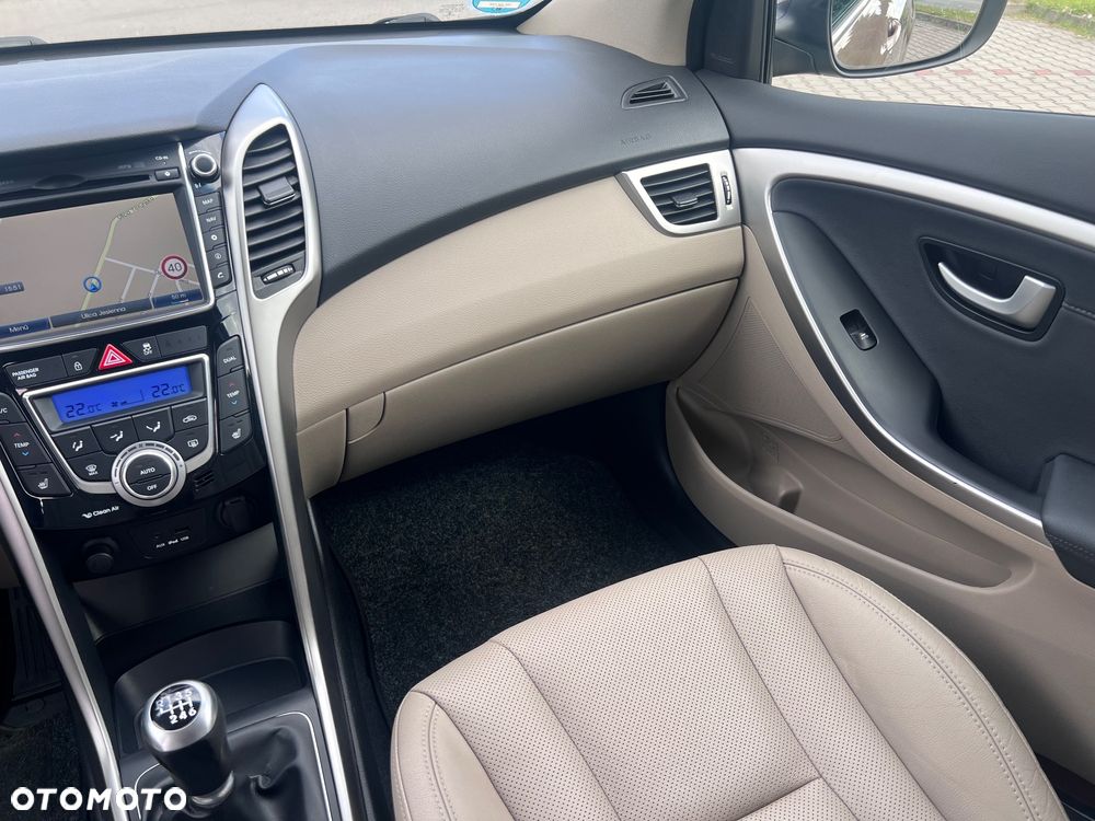 Hyundai i30 i30cw blue 1.6 CRDi Trend - 25