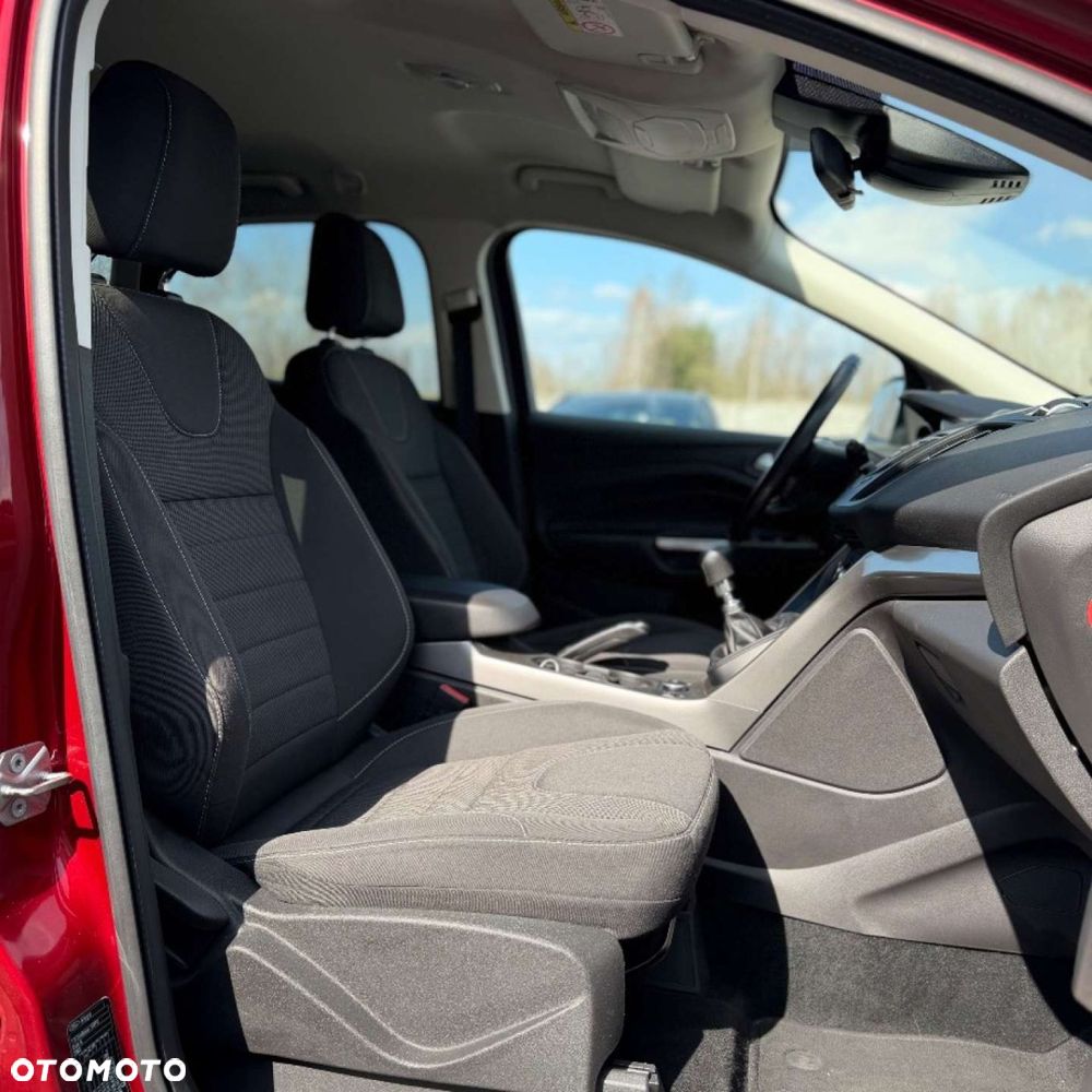 Ford Kuga 1.5 EcoBoost 2x4 Titanium - 37