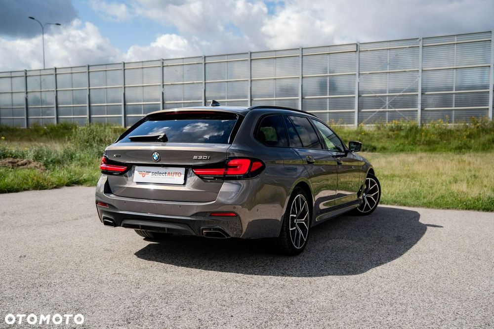 BMW Seria 5 530i xDrive mHEV M Sport sport - 7