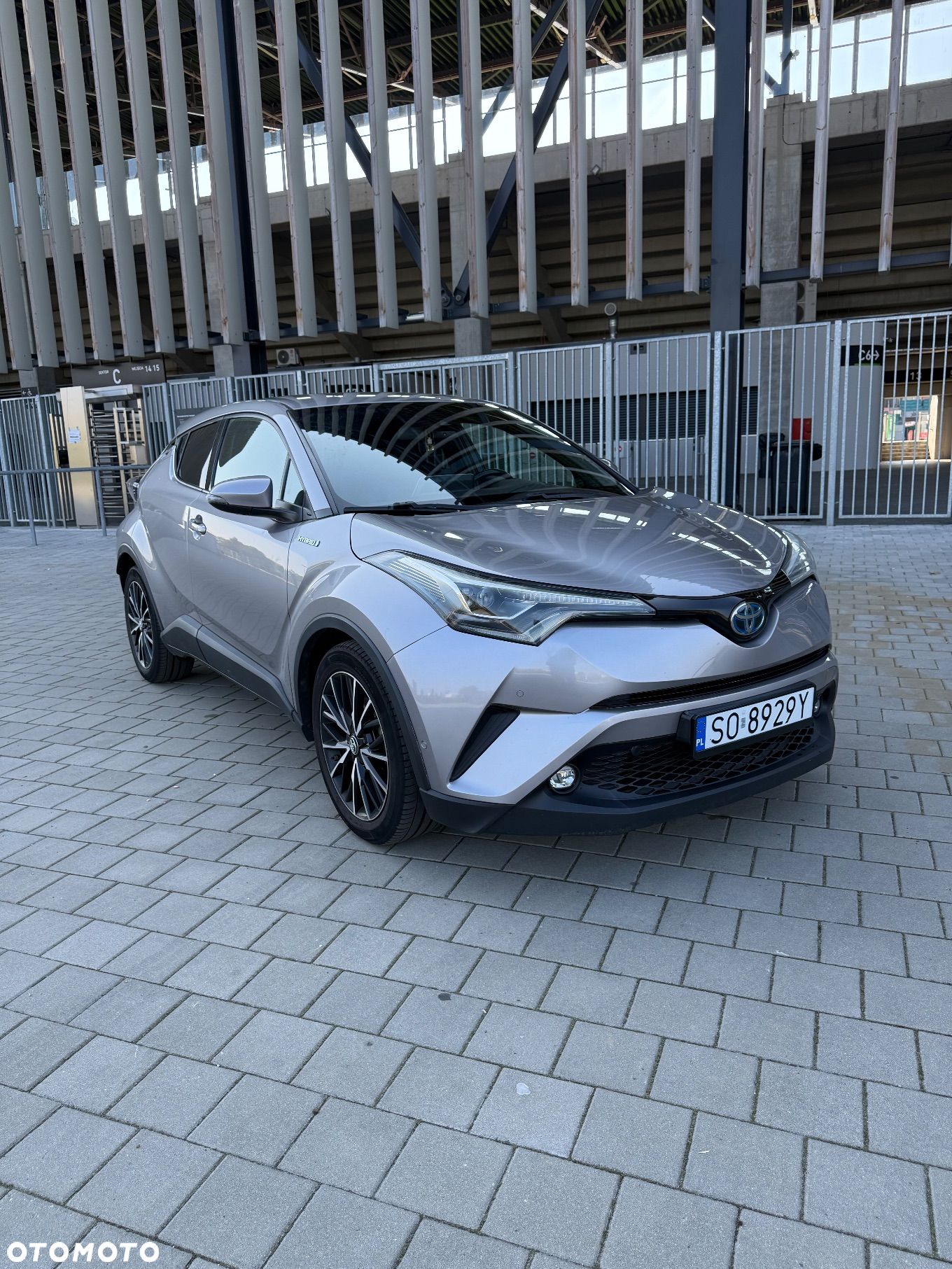 Toyota C-HR 1.8 Hybrid Executive - 1