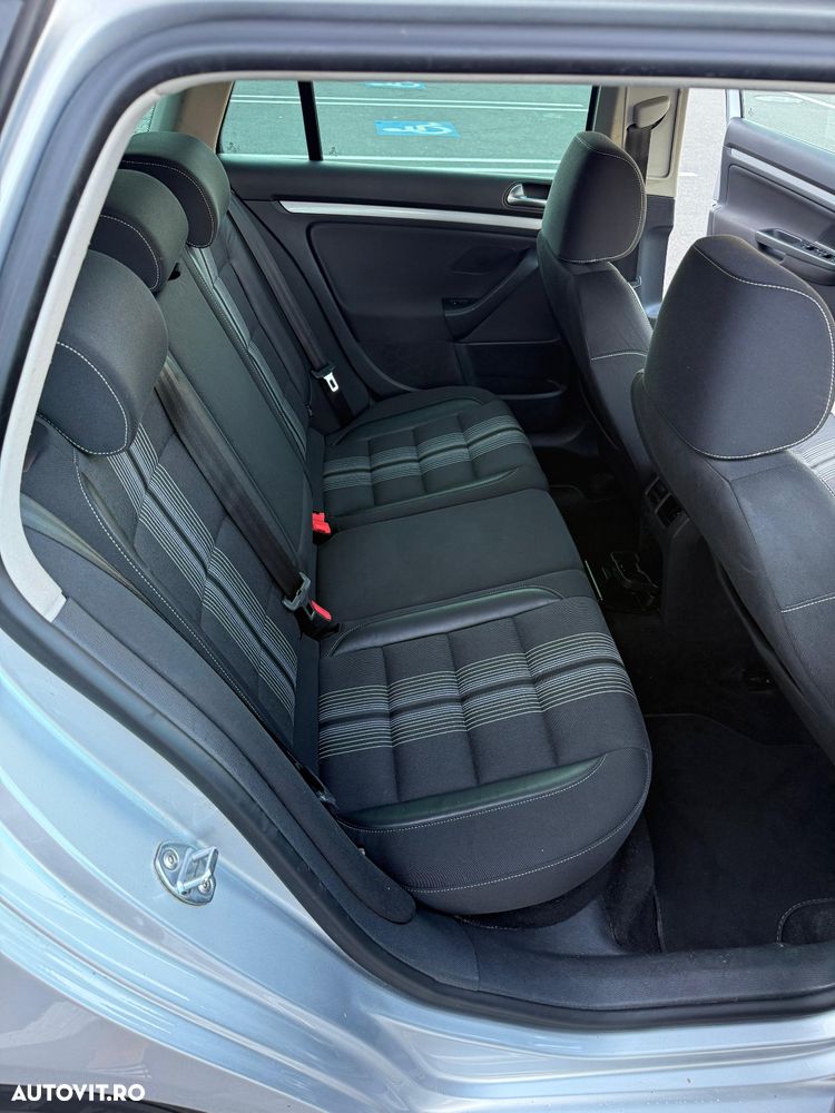 Volkswagen Golf - 11