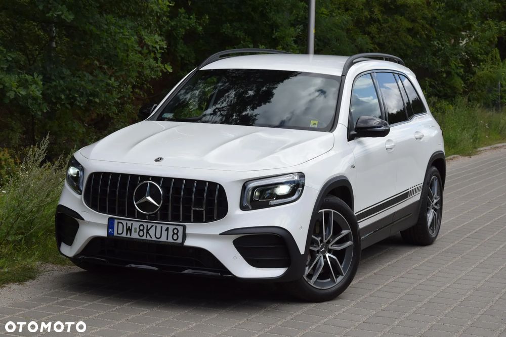 Mercedes-Benz GLB - 1