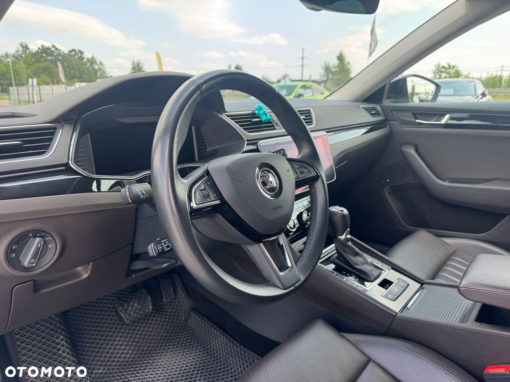 Skoda Superb 2.0 TDI SCR 4x4 L&K DSG - 11