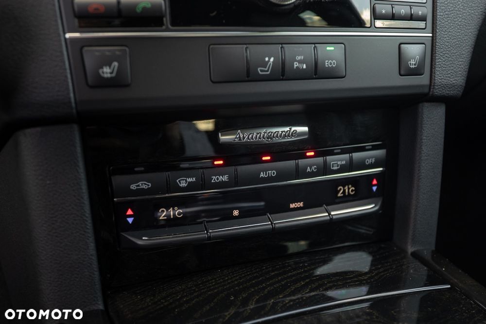 Mercedes-Benz Klasa E 220 CDI DPF BlueEFFICIENCY 7G-TRONIC Avantgarde - 29