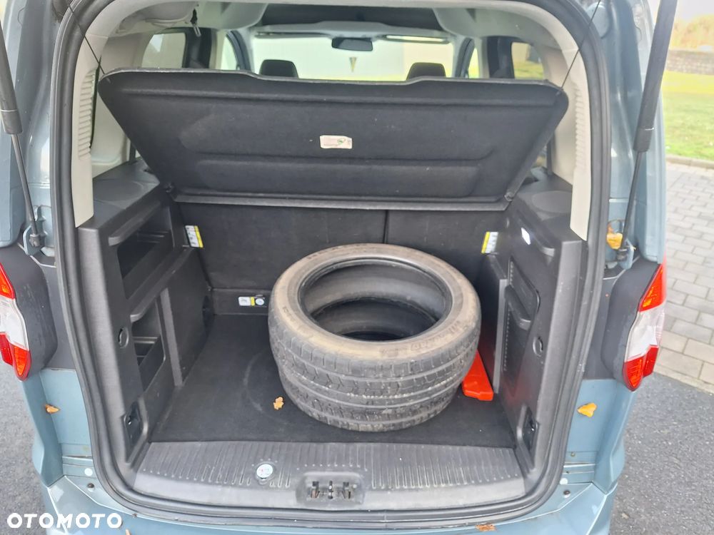 Ford Tourneo Courier 1.0 EcoBoost Trend - 23