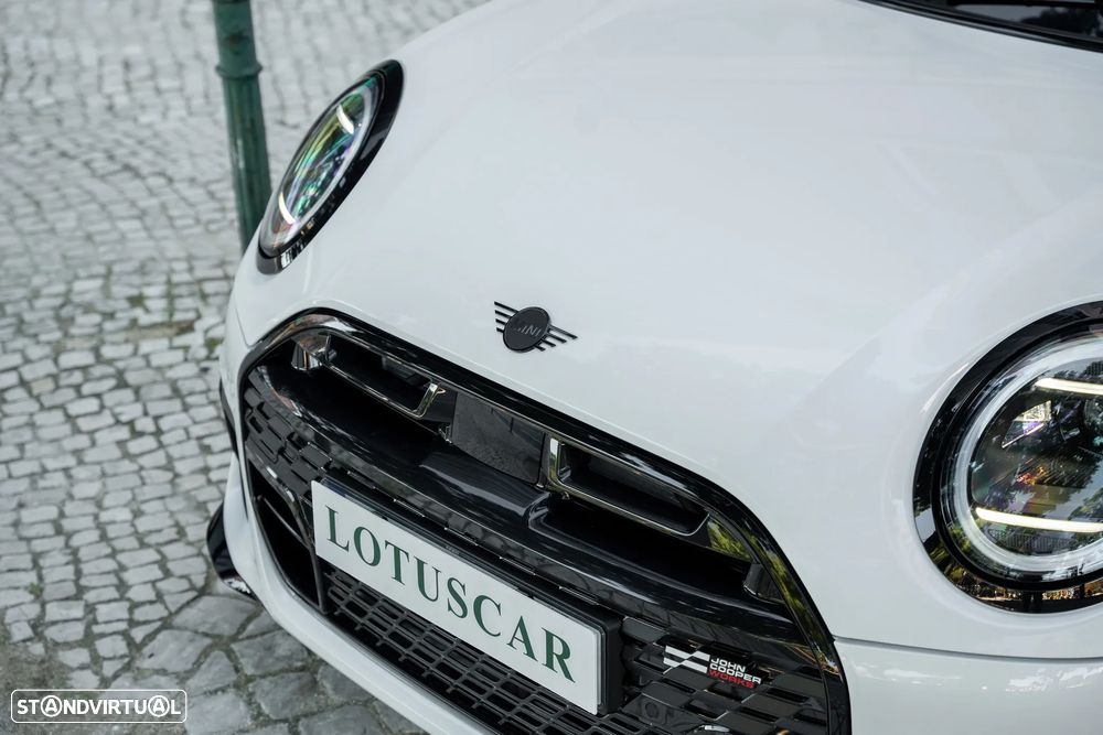 MINI 5 Portas Cooper Premium JCW Auto - 32