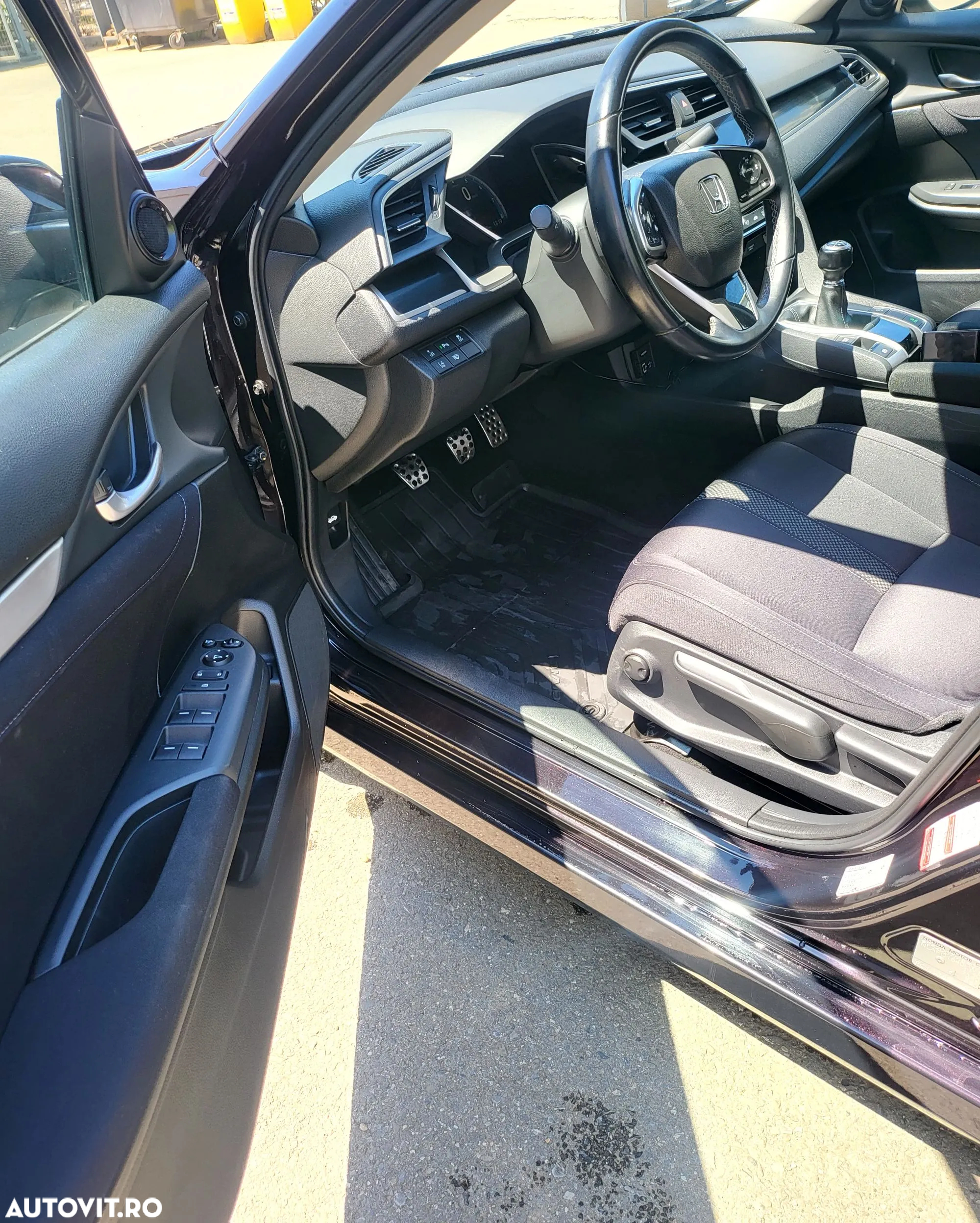 Honda Civic Sedan 1.5 VTEC Turbo Elegance Navi - 3