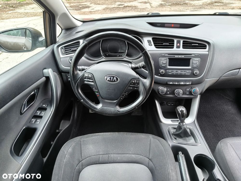 Kia Ceed - 31