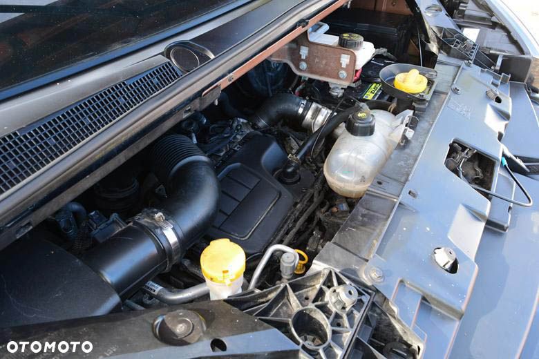 Renault Trafic Grand 1.6 dCi - 11