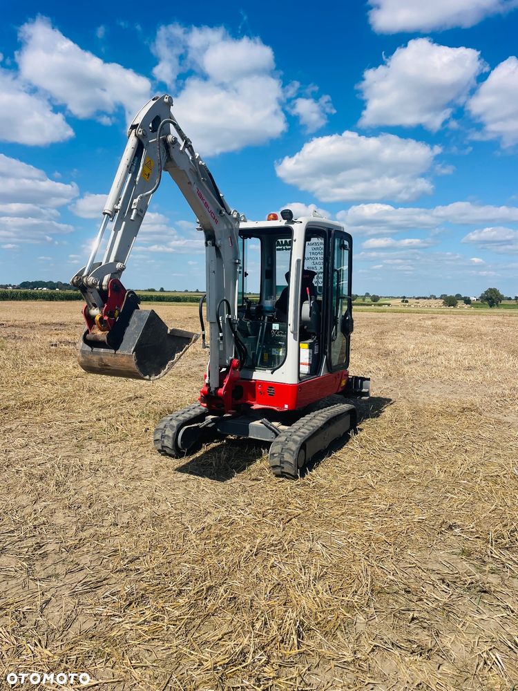 Takeuchi TB225 - 2