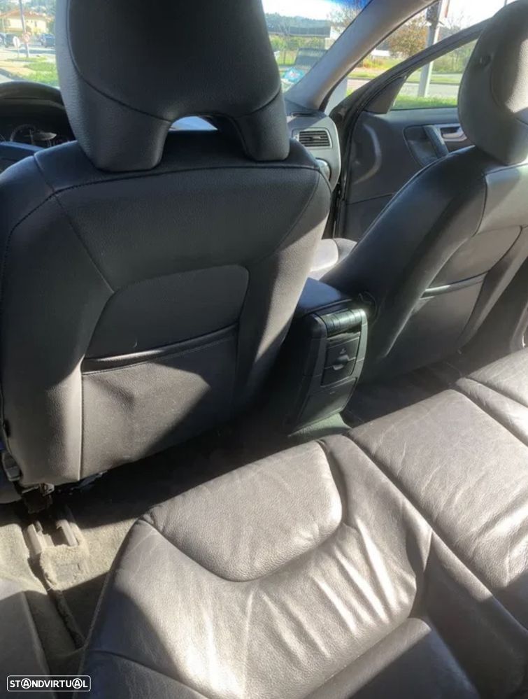 Volvo S60 2.4 D5 Nivel 2 - 9