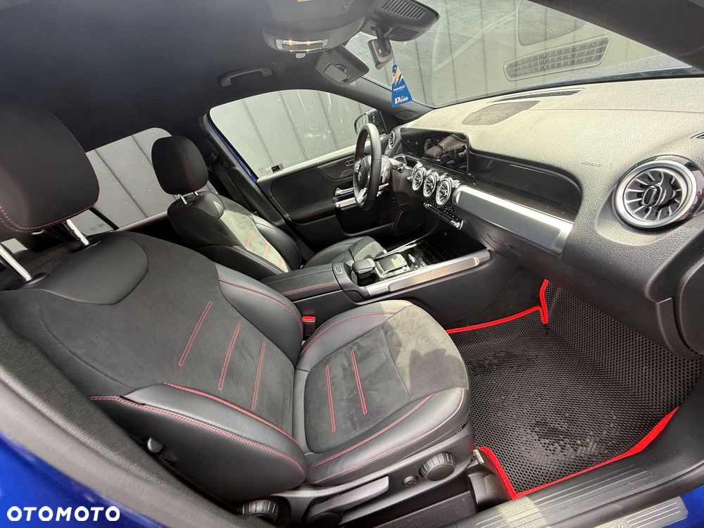 Mercedes-Benz GLB 200 7G-DCT - 4