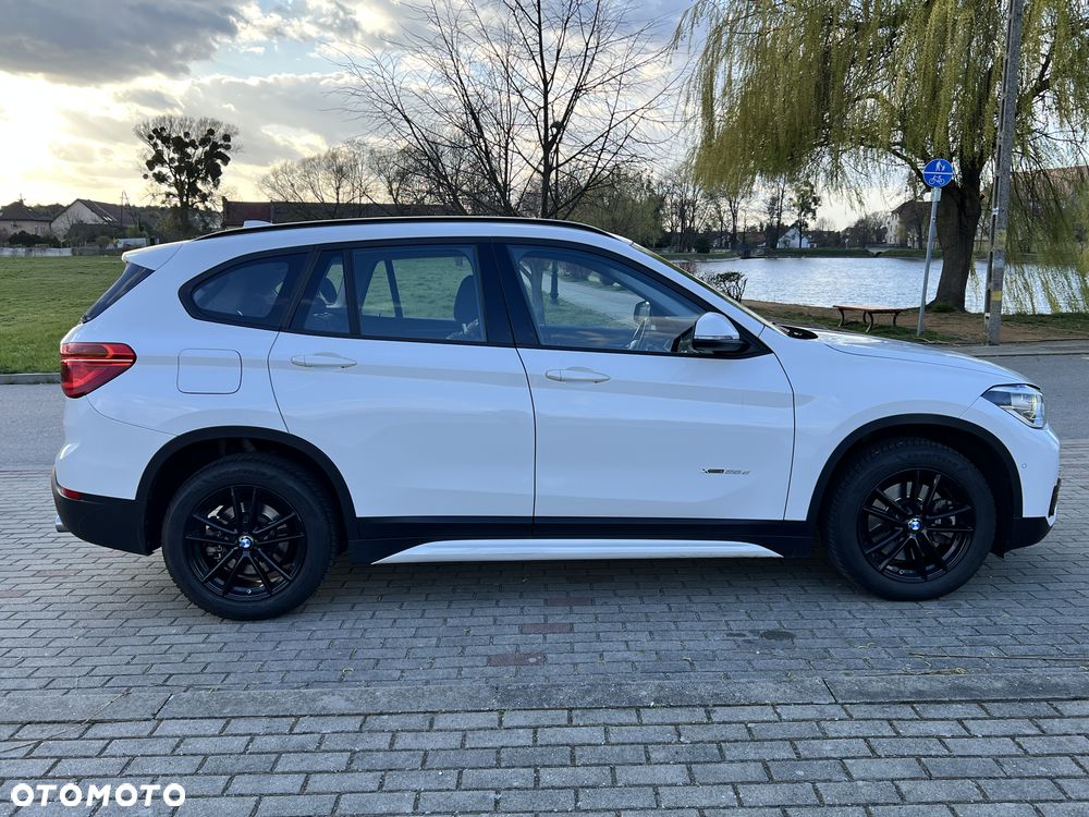 BMW X1 xDrive25d Sport Line - 6
