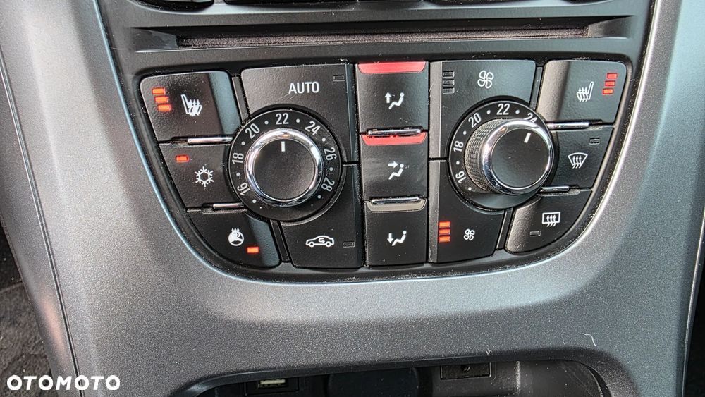 Opel Astra 1.6 CDTI Cosmo - 26