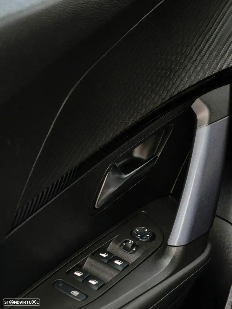 Peugeot 2008 1.5 BlueHDi Allure Pack EAT8 - 45