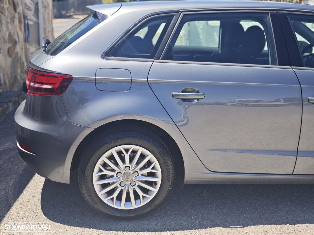Audi A3 Sportback 1.6 TDI Design - 15