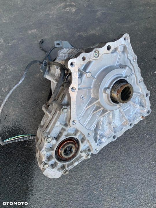 Infiniti G35 G37s  G 35 37 reduktor skrzyni biegow AWD 4x4 - 2