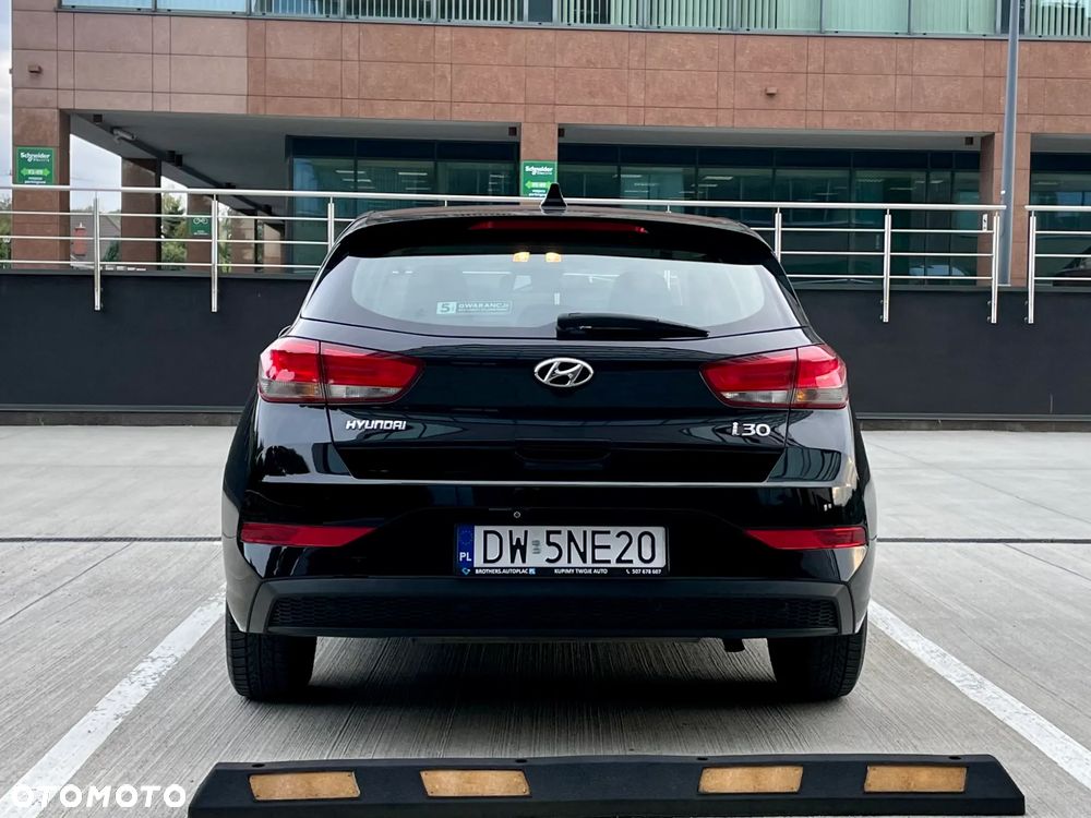 Hyundai i30 1.5 DPI Classic + - 6