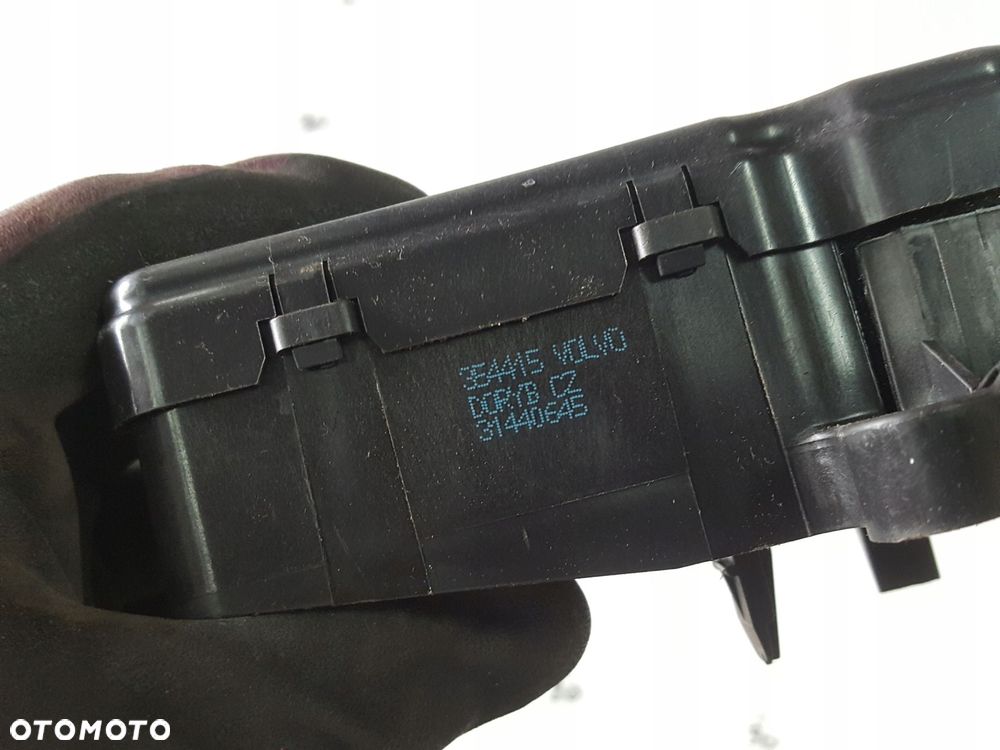 VOLVO XC60 I LIFT 13-17r DOCIĄG KLAPY BAGAŻNIKA 31440645 - 3